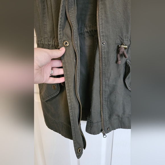 American Rag green vest - Picture 5 of 5